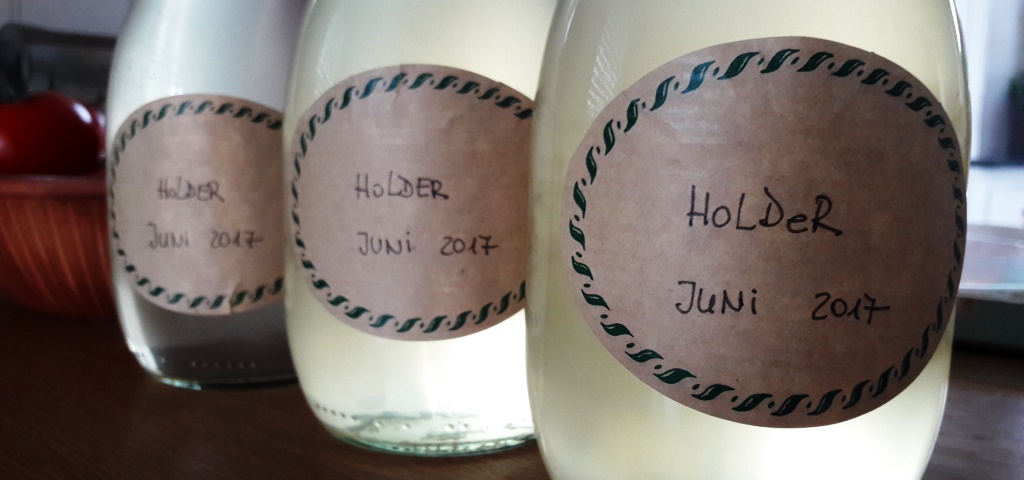 Holunderblütensirup selbst gemacht - 24notes